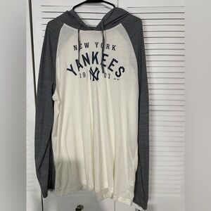 Genuine Merchandise New York Yankees Hoodie - White and Gray